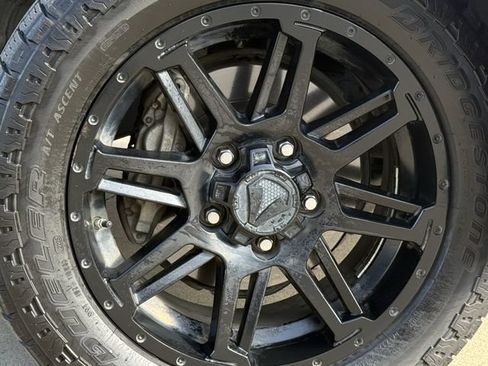 Used 2019 Toyota Tundra SR5 w/ SR5 Upgrade Package RWD image 12