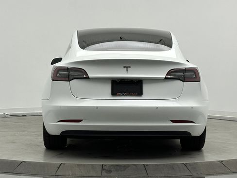 Used 2020 Tesla Model 3 Standard Range Plus image 8