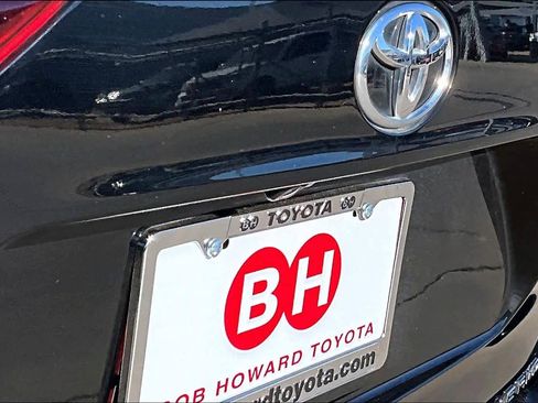 Used 2024 Toyota Highlander XLE image 29