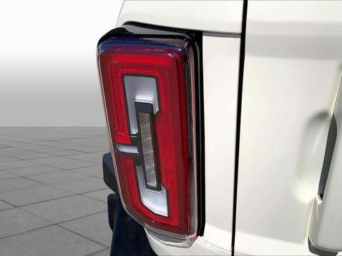 New 2026 Ford Bronco Outer Banks w/ Sasquatch Package AWD/4WD image 14