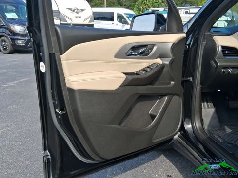 Used 2023 Chevrolet Traverse LS w/ Safety Package image 10