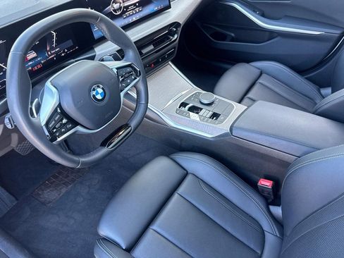 Used 2025 BMW 330i Sedan image 4