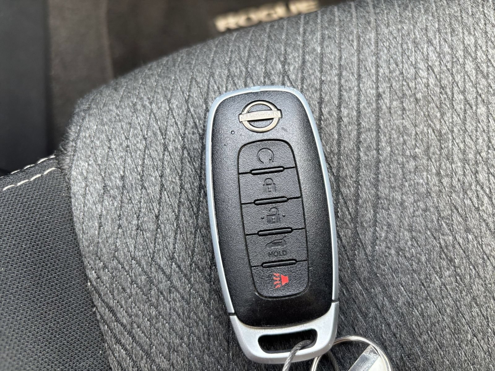 Used 2025 Nissan Rogue SV AWD/4WD image 21
