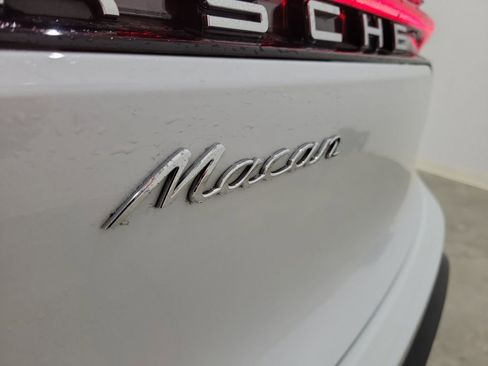 Used 2025 Porsche Macan image 8