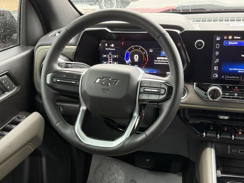 Used 2025 Chevrolet Colorado ZR2 w/ Technology Package image 15