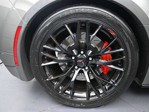 Used 2016 Chevrolet Corvette Z06 w/ 3LZ Preferred Equipment Group RWD image 47
