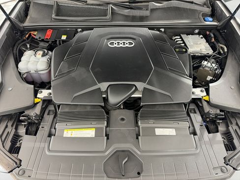 Used 2019 Audi Q8 Prestige AWD/4WD image 11