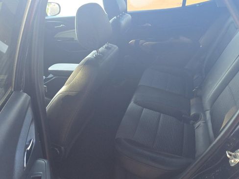 Used 2025 Chevrolet Trax LT FWD image 13