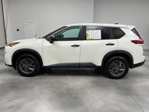 Used 2024 Nissan Rogue S FWD image 5