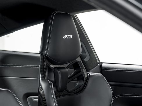 Used 2022 Porsche 911 GT3 image 34