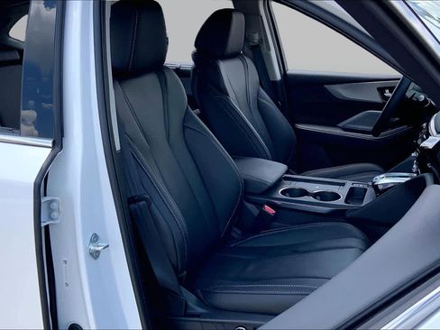 Certified 2026 Acura MDX FWD w/ Technology Package image 9