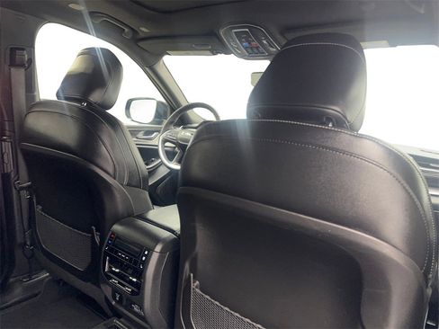 Used 2024 Jeep Grand Cherokee L Limited w/ Luxury Tech Group II image 46