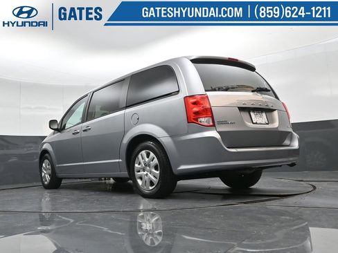 Used 2018 Dodge Grand Caravan SE w/ UConnect Hands-Free Group image 36