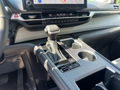 Used 2025 Toyota Sienna XLE w/ XLE Plus Package AWD/4WD image 24