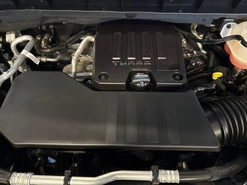 Used 2023 Chevrolet Silverado 1500 LT image 31