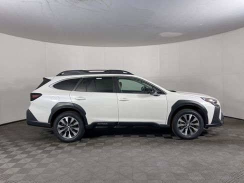 Used 2023 Subaru Outback Limited image 5