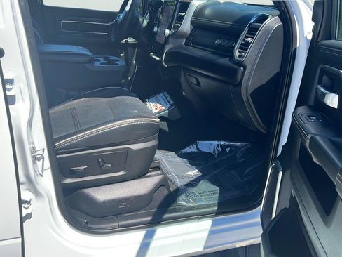 Used 2026 RAM 2500 Laramie AWD/4WD image 14