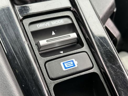 Used 2024 Honda Accord Touring image 31