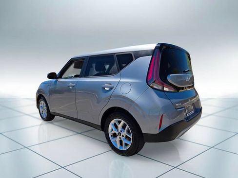 Used 2024 Kia Soul LX w/ Option Group 015 FWD image 8