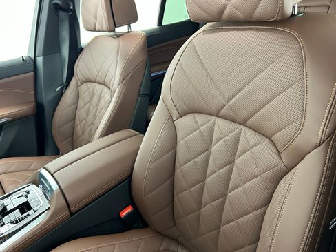 Used 2026 BMW X5 xDrive50e w/ Climate Comfort Package image 30