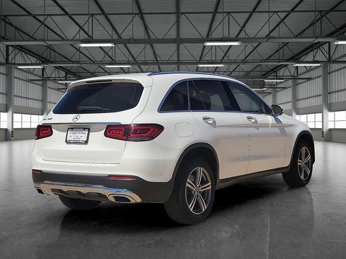 Used 2022 Mercedes-Benz GLC 300 image 4