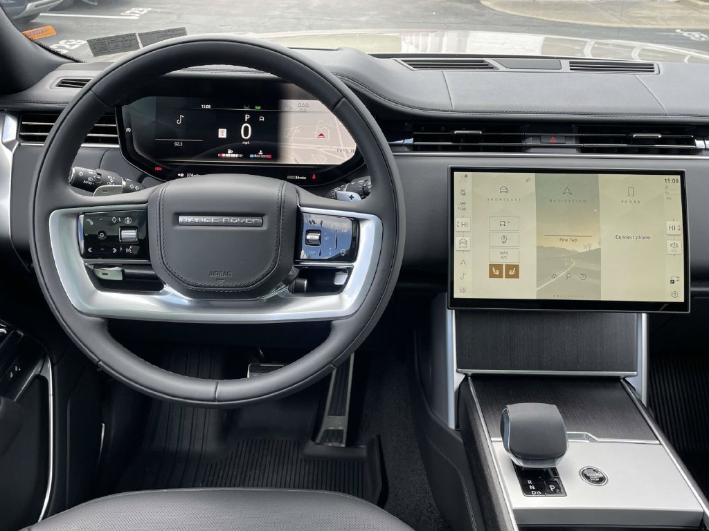 New 2026 Land Rover Range Rover Long Wheelbase SE AWD/4WD image 24