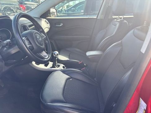 Used 2019 Jeep Compass Latitude image 10