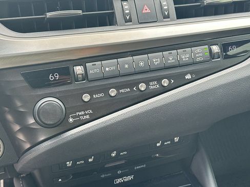 Used 2019 Lexus ES 350 F Sport w/ Accessory Package FWD image 14