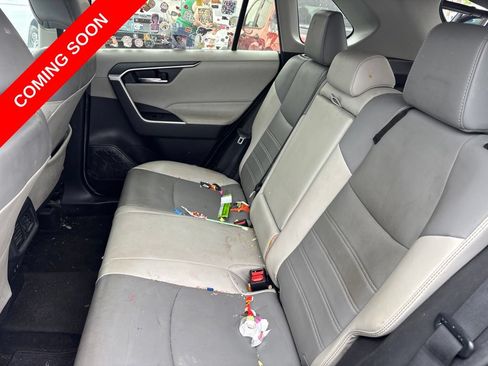 Used 2019 Toyota RAV4 XLE Premium w/ Carpet Mat Package FWD image 14