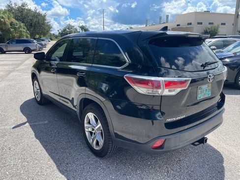 Used 2015 Toyota Highlander Limited Platinum FWD image 3