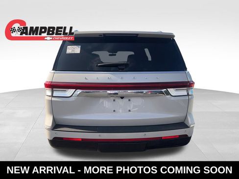 Used 2024 Lincoln Navigator Reserve AWD/4WD image 4