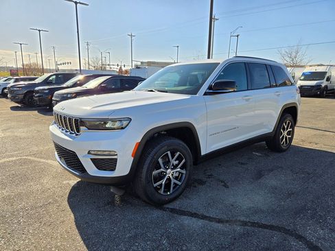 New 2025 Jeep Grand Cherokee Limited image 8