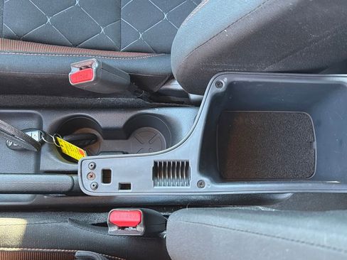 Used 2020 Nissan Kicks SR image 18