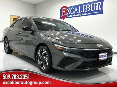 Used 2025 Hyundai Elantra Sport image 1