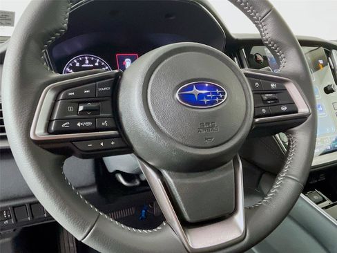Used 2025 Subaru Outback Premium AWD/4WD image 10