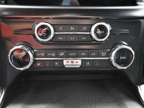 Used 2022 Ford F150 Platinum w/ Equipment Group 701A High image 18