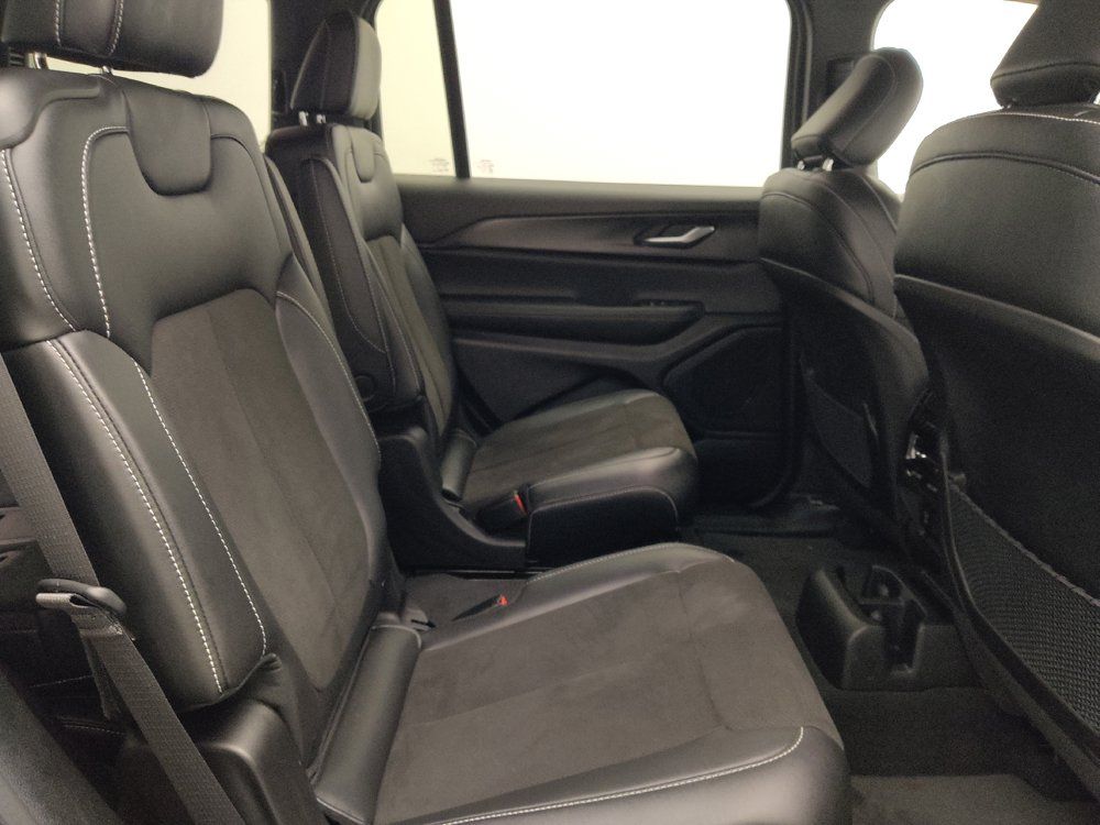 Used 2023 Jeep Grand Cherokee L Laredo AWD/4WD image 19