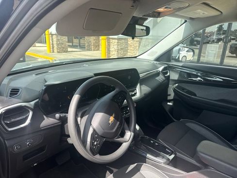 Used 2025 Chevrolet TrailBlazer LT FWD image 7
