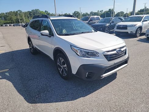 Used 2020 Subaru Outback Limited image 2