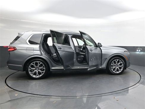 Used 2024 BMW X7 xDrive40i image 30