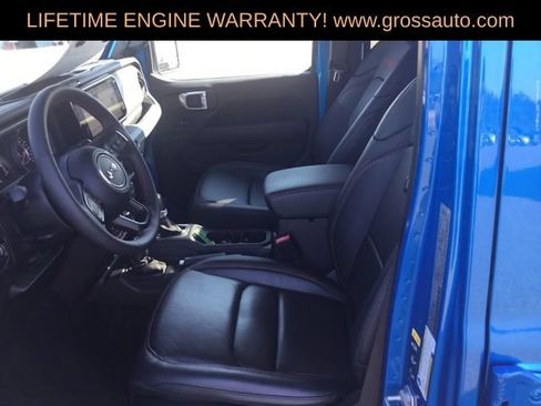 Used 2024 Jeep Gladiator Rubicon w/ Technology Group AWD/4WD image 21