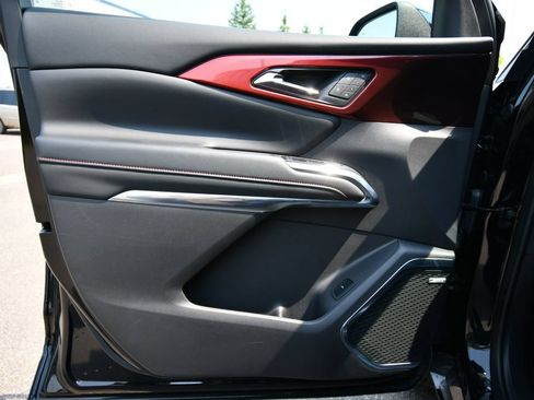 Used 2025 Chevrolet Traverse RS w/ LPO, Floor Liner Package AWD/4WD image 14