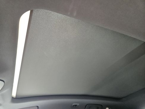 Certified 2025 Porsche Macan image 29