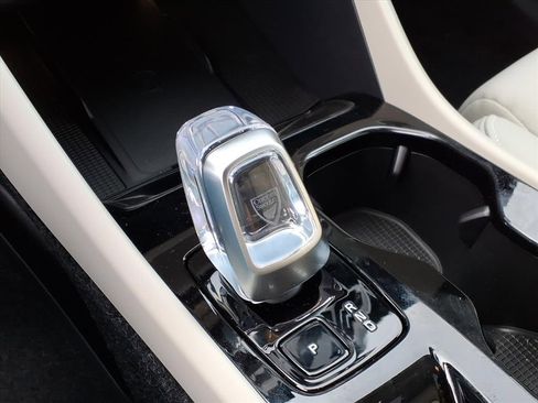 New 2026 Volvo XC40 B4 Plus w/ Climate Package image 20