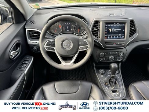 Used 2022 Jeep Cherokee Latitude w/ Sun & Sound Group AWD/4WD image 2