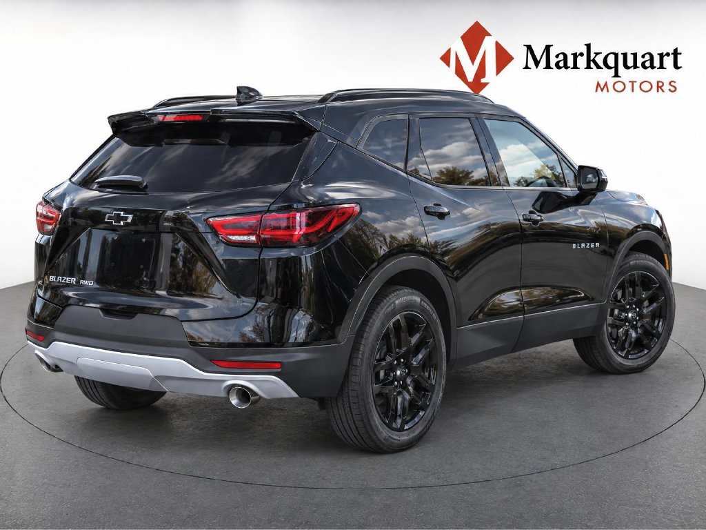 New 2026 Chevrolet Blazer LT w/ Sound & Technology Package AWD/4WD image 3
