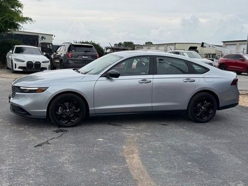 Used 2025 Honda Accord SE image 4