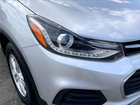 Used 2019 Chevrolet Trax LT w/ LT Convenience Package FWD image 33