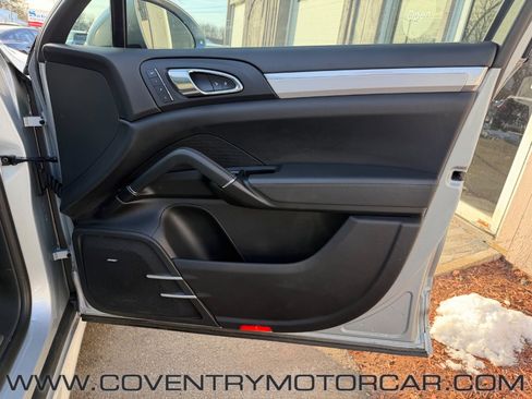 Used 2016 Porsche Cayenne GTS image 46
