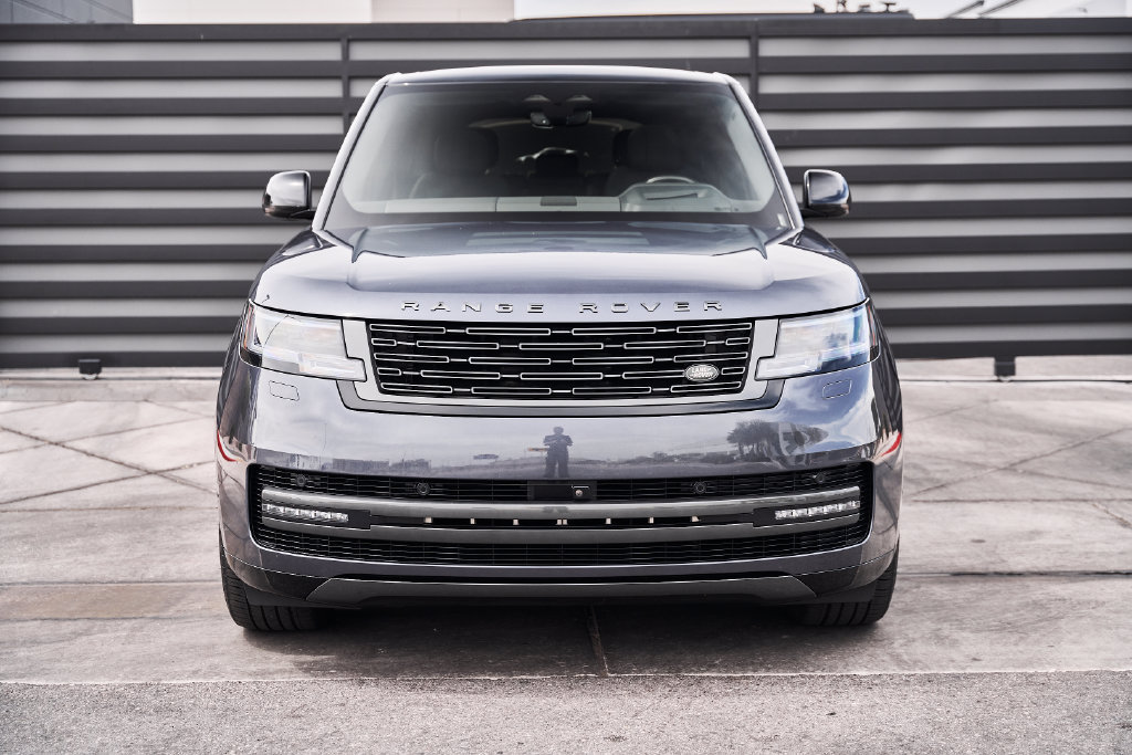 Used 2025 Land Rover Range Rover SE AWD/4WD image 12